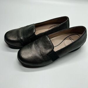 Dansko | Gold Loafers Size 36/5.5/6